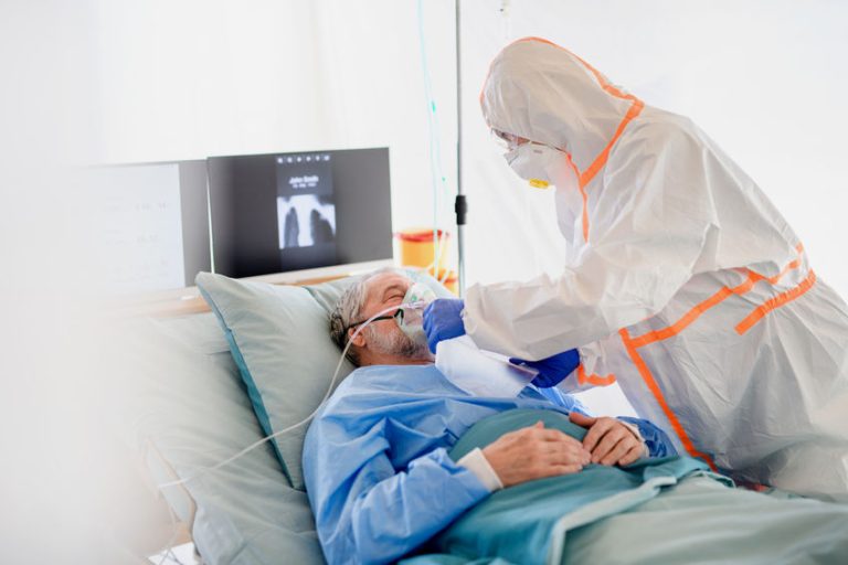 respiratory therapist on the frontline of COVID-19